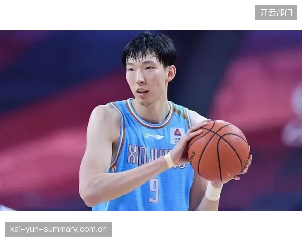 上海队通过针对性的夹击防守成功限制周琦,成为其淘汰北京队的核心战术。 上海队通过针对性的夹击防守成功限制周琦,成为其淘汰北京队的核心战术。